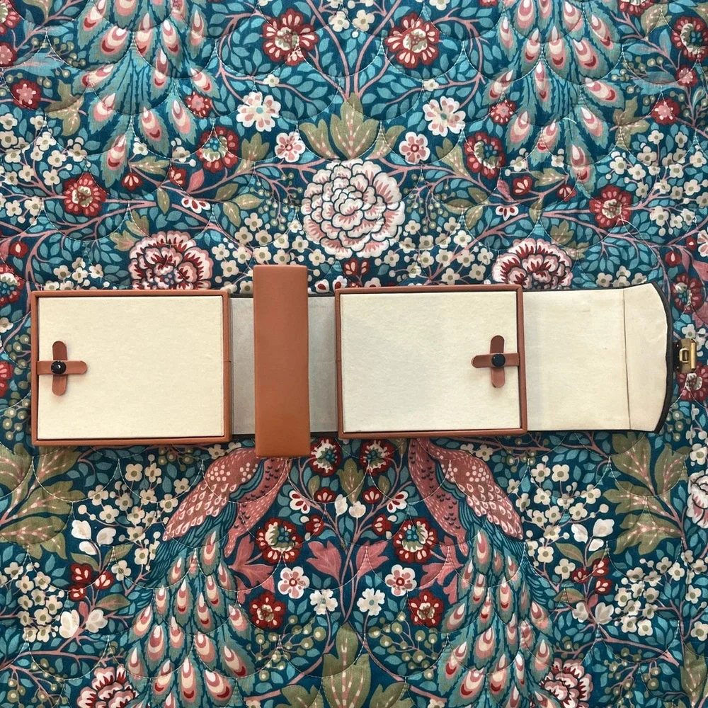 Fashion travel jewelry case